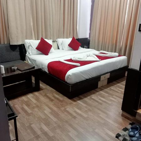 Holiday Hill Mountain View With Balcony McLeod Ganj Bagian luar foto