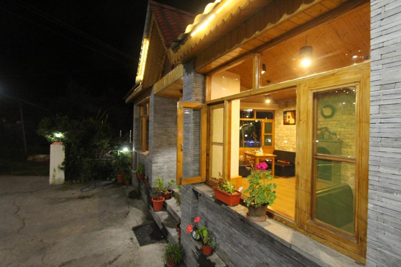 Holiday Hill Mountain View With Balcony McLeod Ganj Bagian luar foto
